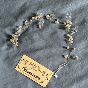 Delicate Pearl and Crystal Bridal Hair Vine - Ivory